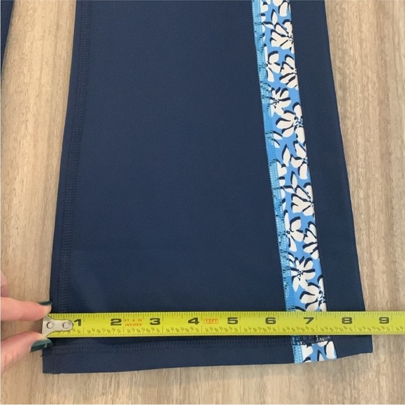 NWT Lilly Pulitzer Carpe Vita Flare Leggings Size XS Women's Navy Blue - Picture 7 of 9